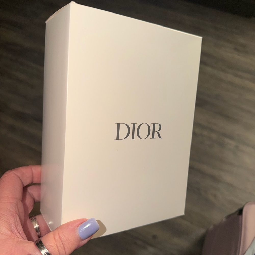 Dior Drawstring makeup Pouch. Or whatever you want to use it for - Picture 13 of 14
